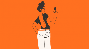 Ilustração com fundo laranja de uma mulher de blusa e cabelo preto, olhando para seu celular.